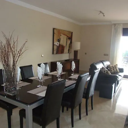 San Antonio - Ground Floor Spacious Garden With Pool Views Near Pueblo Mijas