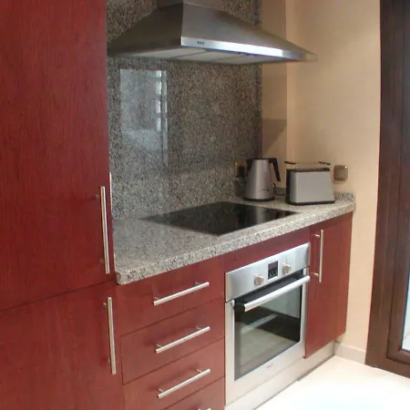 San Antonio - Ground Floor Spacious Garden With Pool Views Near Pueblo Appartamento