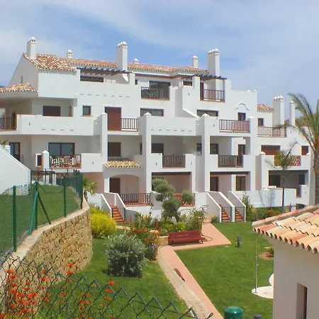 Appartamento San Antonio - Ground Floor Spacious Garden With Pool Views Near Pueblo