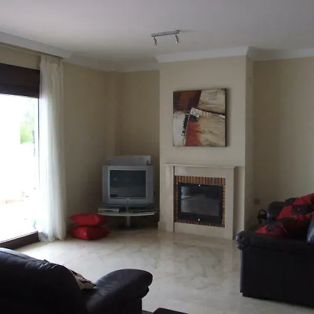San Antonio - Ground Floor Spacious Garden With Pool Views Near Pueblo Appartamento