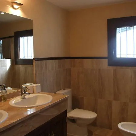 San Antonio - Ground Floor Spacious Garden With Pool Views Near Pueblo Mijas